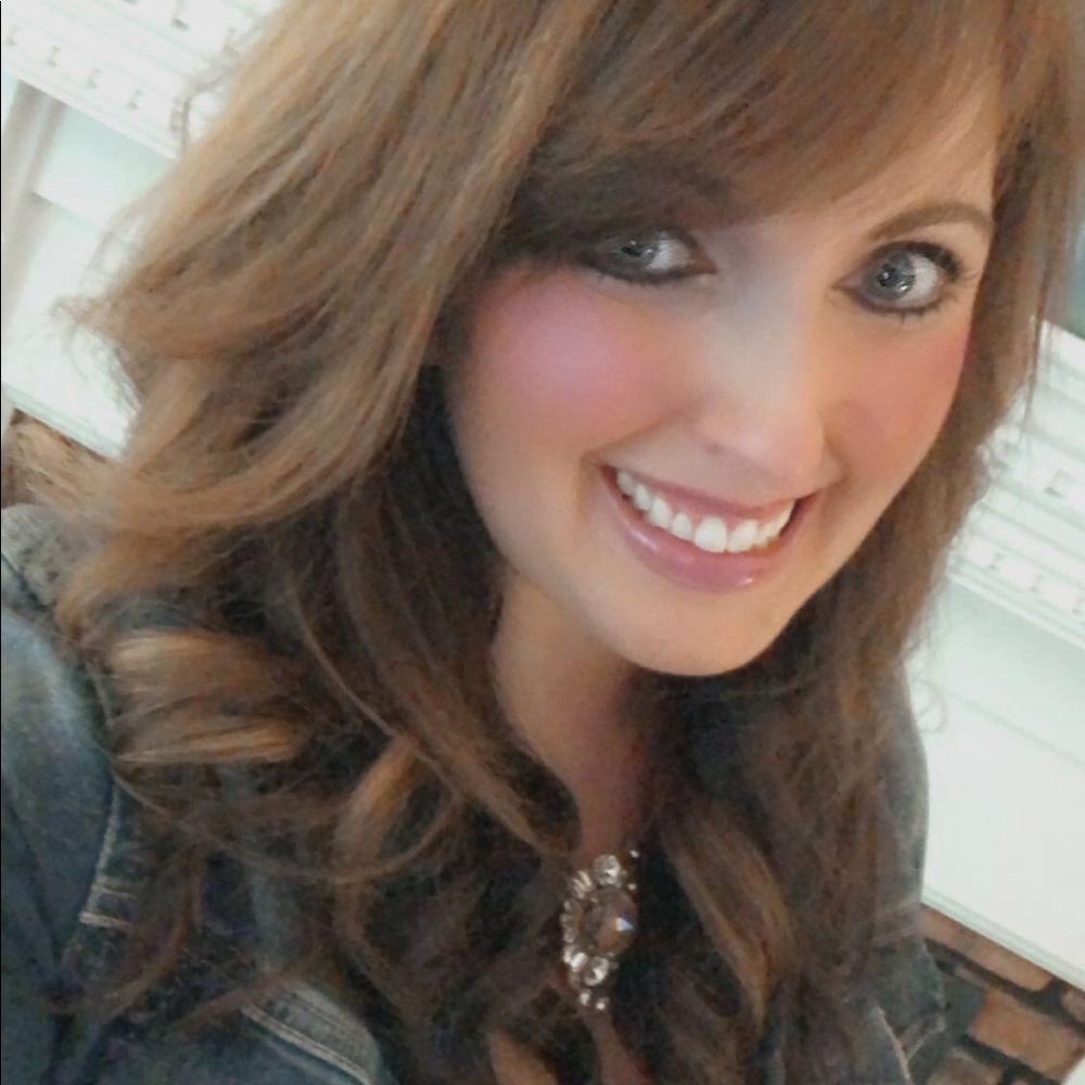 Meet your Posher, Andrea